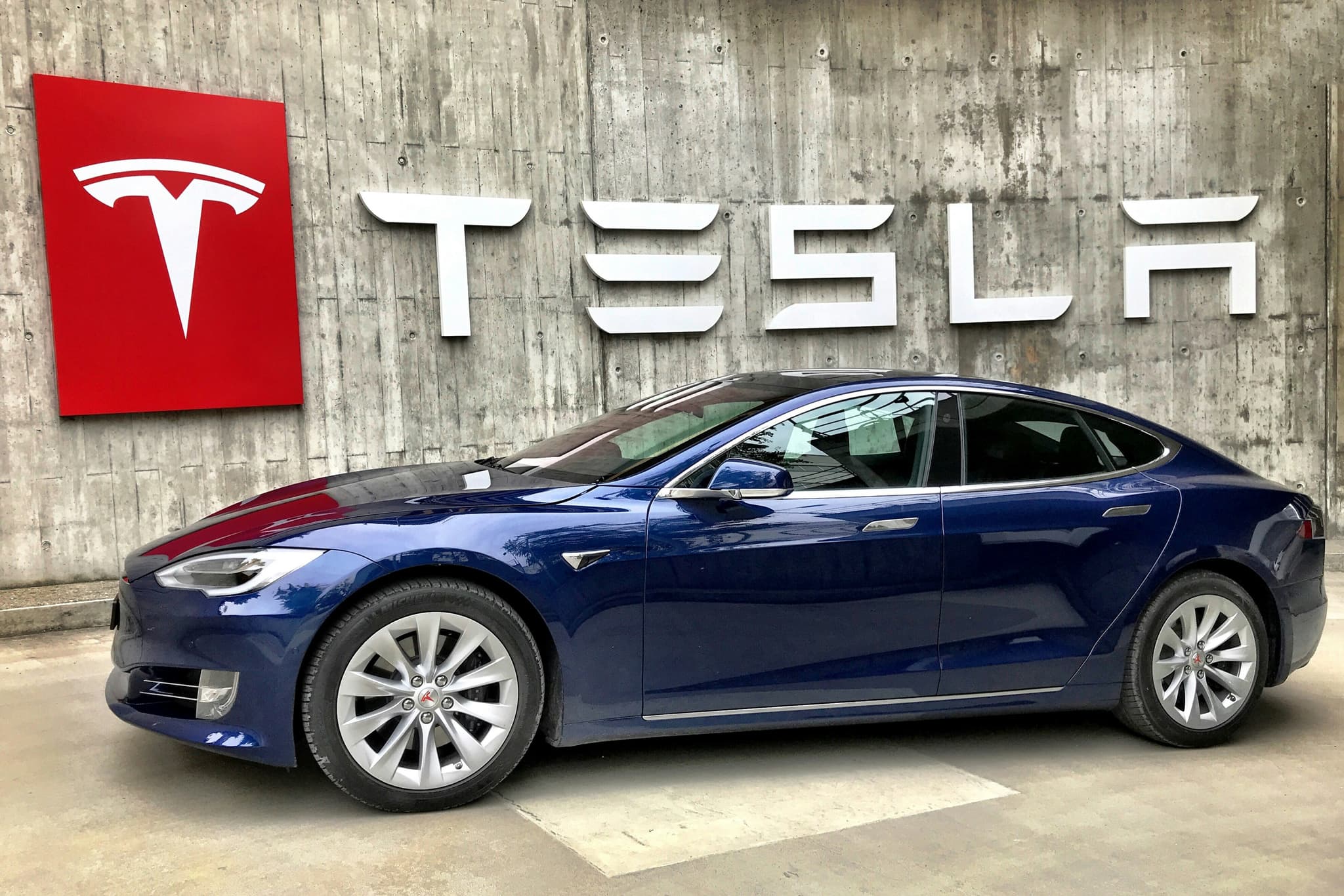 2020 Tesla Model S Performance